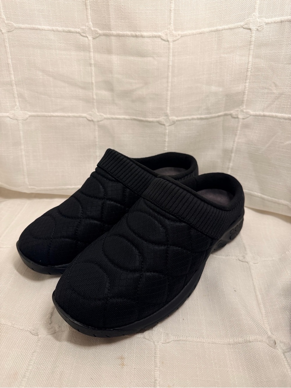 Easy Spirit Willowy Women’s 6M Black Quilted Slip-On Mules New
